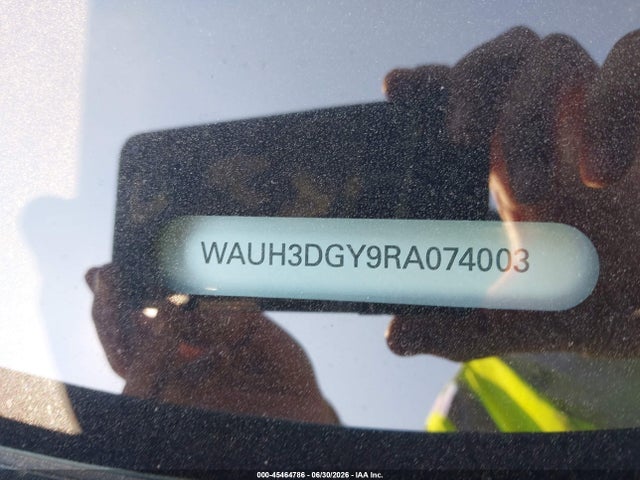 Продаж на аукціоні авто 2024 Audi S3 Premium Plus Tfsi Quattro S Tronic, vin: WAUH3DGY9RA074003, номер лоту: 45464786