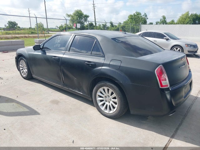 Chrysler 300 2014 2C3CCAAG8EH345743 Image 3