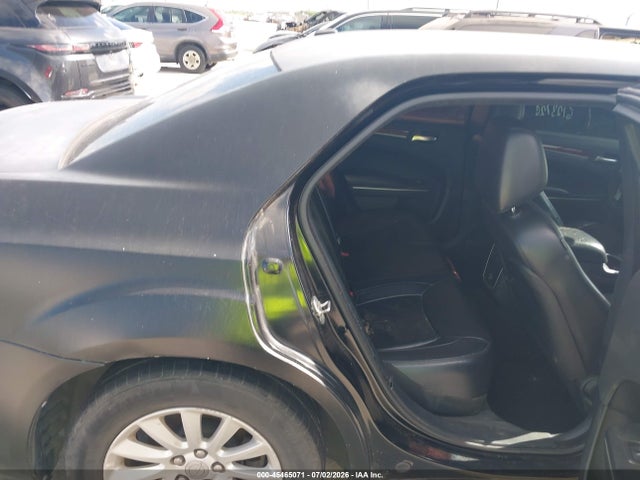 Chrysler 300 2014 2C3CCAAG8EH345743 Image 8