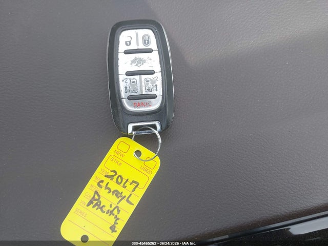 45465262 :رقم المزاد ، 2C4RC1DGXHR676677 vin ، 2017 Chrysler Pacifica Touring مزاد بيع