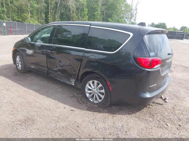 45465262 :رقم المزاد ، 2C4RC1DGXHR676677 vin ، 2017 Chrysler Pacifica Touring مزاد بيع