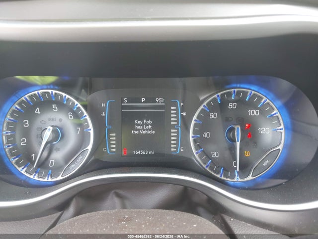 45465262 :رقم المزاد ، 2C4RC1DGXHR676677 vin ، 2017 Chrysler Pacifica Touring مزاد بيع