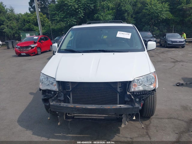 2015 Chrysler Town & Country Touring მანქანა იყიდება აუქციონზე, vin: 2C4RC1BG0FR698820, აუქციონის ნომერი: 45465338