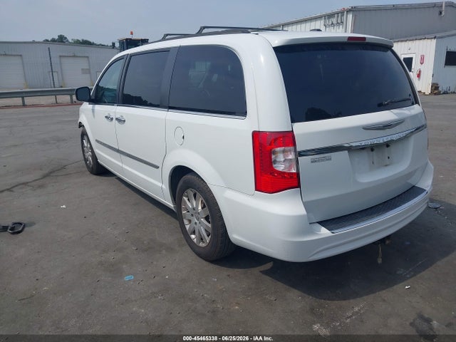 2015 Chrysler Town & Country Touring მანქანა იყიდება აუქციონზე, vin: 2C4RC1BG0FR698820, აუქციონის ნომერი: 45465338