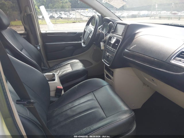 2015 Chrysler Town & Country Touring მანქანა იყიდება აუქციონზე, vin: 2C4RC1BG0FR698820, აუქციონის ნომერი: 45465338