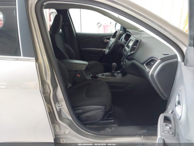 Jeep Cherokee Latitude 4x4 2019 1C4PJMCB3KD464041 Image 5