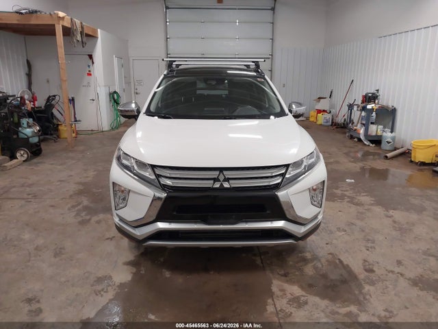 2018 Mitsubishi Eclipse Cross Se/sel მანქანა იყიდება აუქციონზე, vin: JA4AT5AA0JZ070301, აუქციონის ნომერი: 45465563