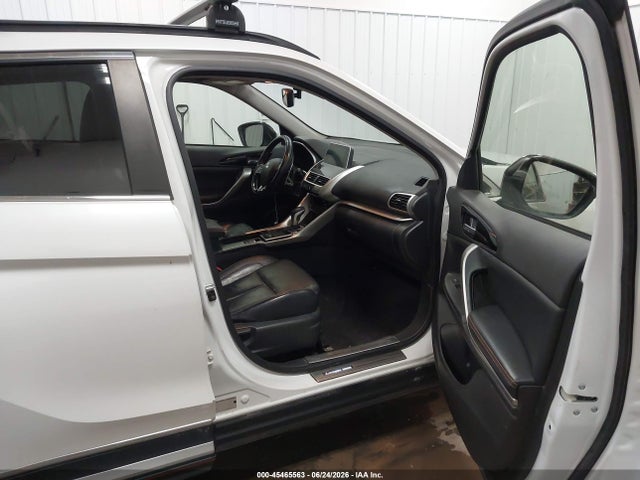 2018 Mitsubishi Eclipse Cross Se/sel მანქანა იყიდება აუქციონზე, vin: JA4AT5AA0JZ070301, აუქციონის ნომერი: 45465563