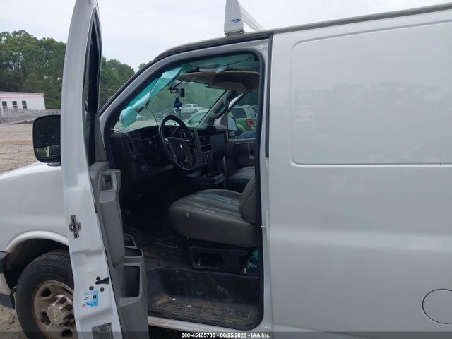 Chevrolet Express 2500 Work Van 2019 1GCWGAFP0K1261870 Image 5