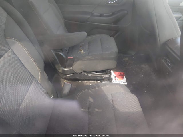 1GNERGKW8JJ171376 Chevrolet Traverse Lt Cloth