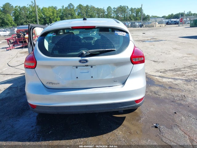 Ford FOCUS SE 2018 1FADP3K22JL207623 Image 16