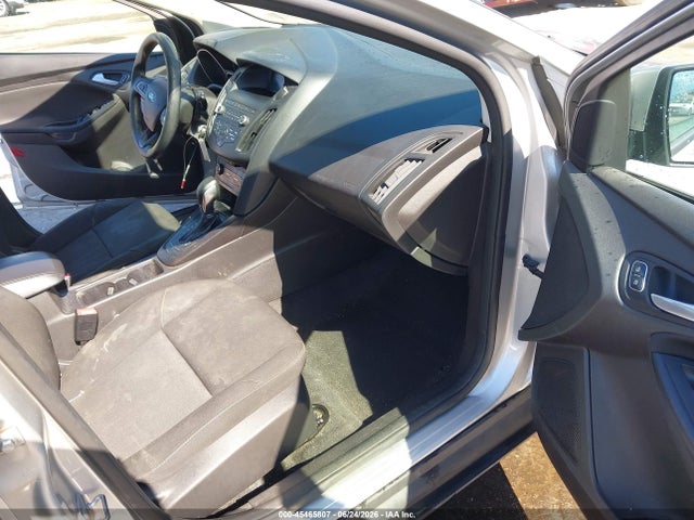 Ford FOCUS SE 2018 1FADP3K22JL207623 Image 5
