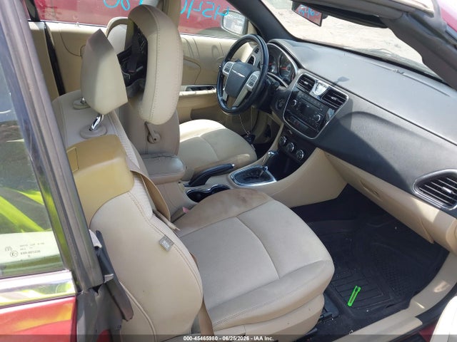 Chrysler 200 Touring 2014 1C3BCBEB3EN157994 Image 5
