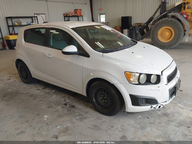 Chevrolet Sonic Ls Auto 2015 1G1JA6SH7F4172429 main image
