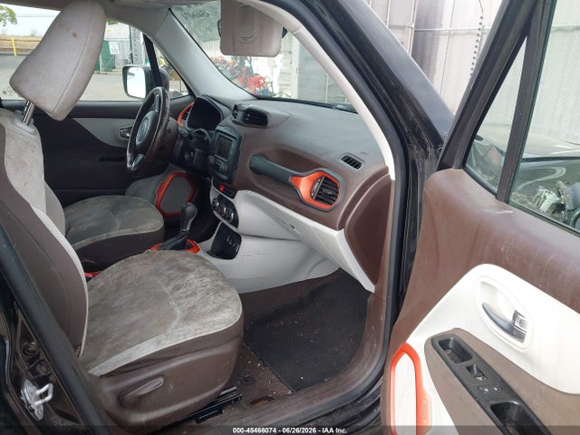 ZACCJABT0FPB69384 Jeep Renegade Latitude