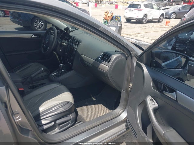 3VW2B7AJ4HM392666 Volkswagen Jetta 1.4t S