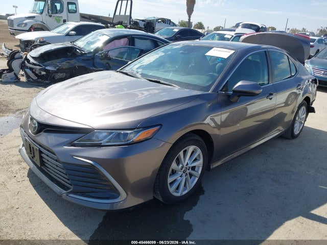 Toyota CAMRY LE 2022 4T1C11AK8NU659701 Image 2