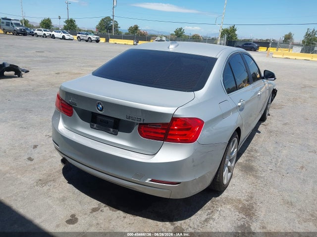 2015 Bmw 320i Xdrive მანქანა იყიდება აუქციონზე, vin: WBA3C3C54FK202752, აუქციონის ნომერი: 45466136