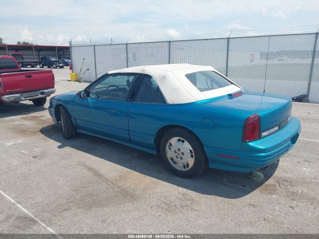 1993 Oldsmobile Cutlass Supreme მანქანა იყიდება აუქციონზე, vin: 1G3WT34T2PD339790, აუქციონის ნომერი: 45466149