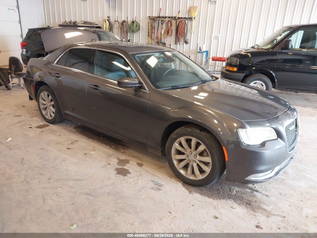 45466277 :رقم المزاد ، 2C3CCARG4HH582626 vin ، 2017 Chrysler 300 Limited Awd مزاد بيع
