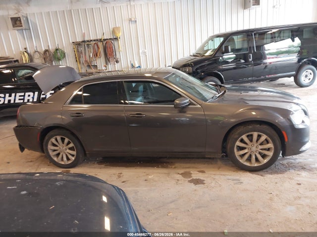 45466277 :رقم المزاد ، 2C3CCARG4HH582626 vin ، 2017 Chrysler 300 Limited Awd مزاد بيع