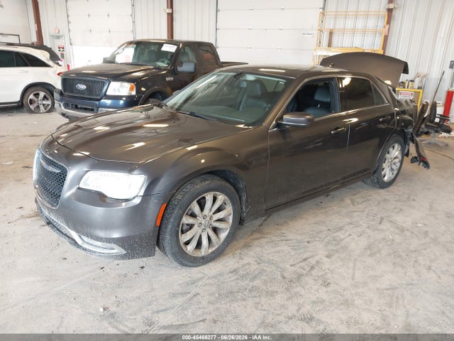 45466277 :رقم المزاد ، 2C3CCARG4HH582626 vin ، 2017 Chrysler 300 Limited Awd مزاد بيع
