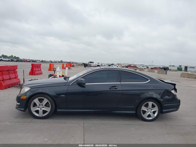 45466329 :رقم المزاد ، WDDGJ4HB6CF858024 vin ، 2012 Mercedes-benz C 250 مزاد بيع