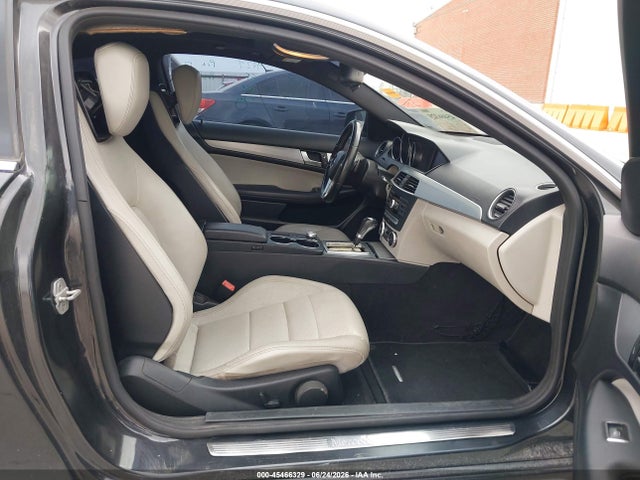 45466329 :رقم المزاد ، WDDGJ4HB6CF858024 vin ، 2012 Mercedes-benz C 250 مزاد بيع
