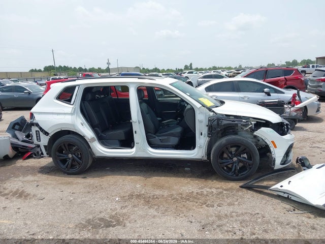 Продажа на аукционе авто 2023 Volkswagen Tiguan 2.0t Se R-line Black, vin: 3VVCB7AX1PM005521, номер лота: 45466354