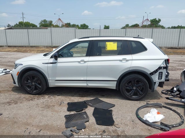 Продажа на аукционе авто 2023 Volkswagen Tiguan 2.0t Se R-line Black, vin: 3VVCB7AX1PM005521, номер лота: 45466354