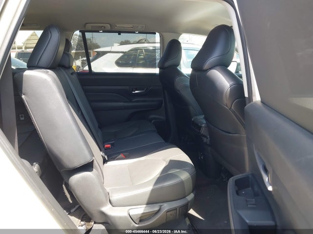 Toyota Grand Highlander Xle/limited 2024 5TDAAAA59RS002065 Image 8