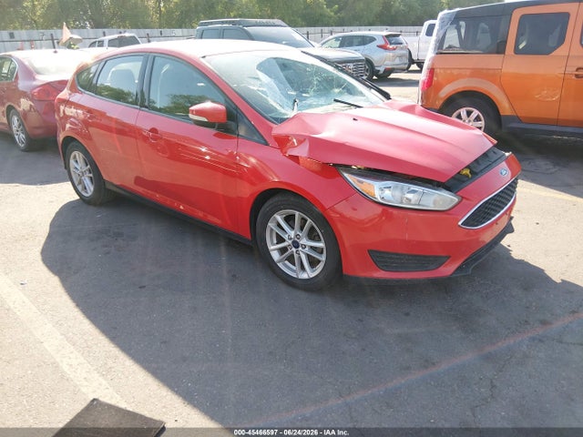 Ford FOCUS SE 2016 1FADP3K24GL373554 Image 1