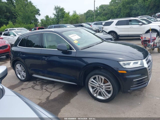 45466608 :رقم المزاد ، WA1BNAFY5J2197096 vin ، 2018 Audi Q5 2.0t Premium/2.0t Tech Premium مزاد بيع