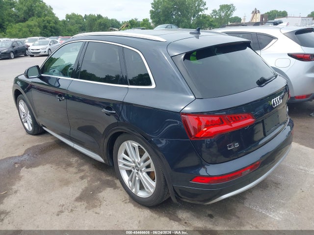 45466608 :رقم المزاد ، WA1BNAFY5J2197096 vin ، 2018 Audi Q5 2.0t Premium/2.0t Tech Premium مزاد بيع