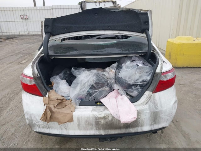 4T1BF1FKXFU932502 Toyota CAMRY LE