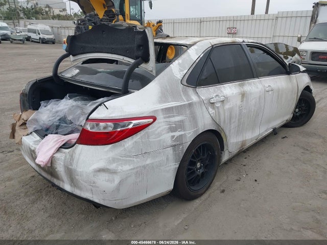 4T1BF1FKXFU932502 Toyota CAMRY LE
