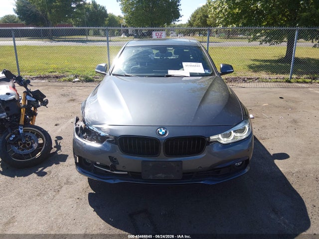 45466845 :رقم المزاد ، WBA8D9G35HNU65106 vin ، 2017 Bmw 330i Xdrive مزاد بيع