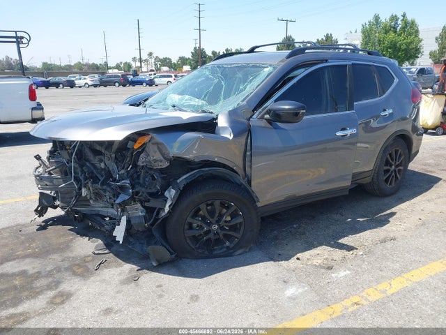 Nissan ROGUE SV 2018 5N1AT2MT6JC832109 Image 2