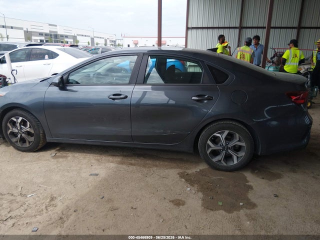 45466909 :رقم المزاد ، 3KPF24AD6ME354552 vin ، 2021 Kia Forte Lxs مزاد بيع