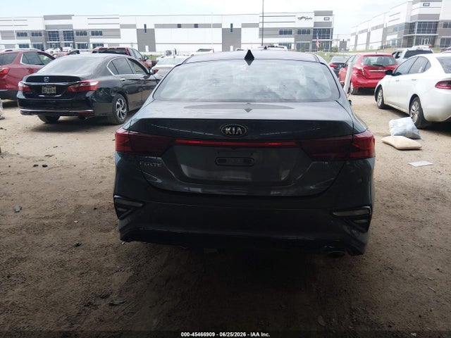 45466909 :رقم المزاد ، 3KPF24AD6ME354552 vin ، 2021 Kia Forte Lxs مزاد بيع