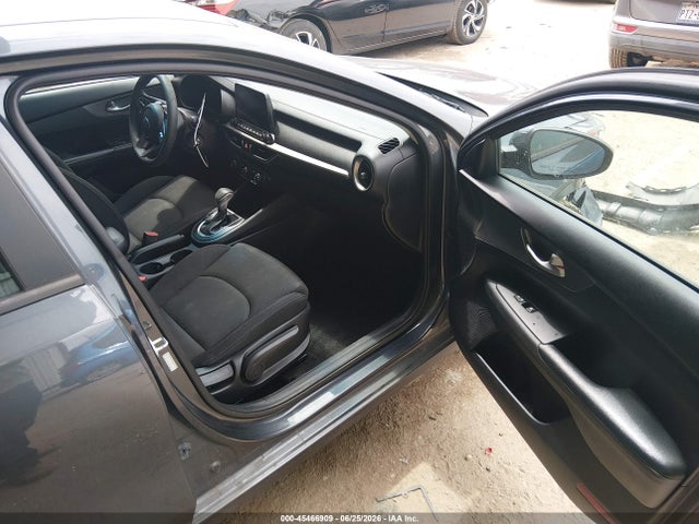 45466909 :رقم المزاد ، 3KPF24AD6ME354552 vin ، 2021 Kia Forte Lxs مزاد بيع