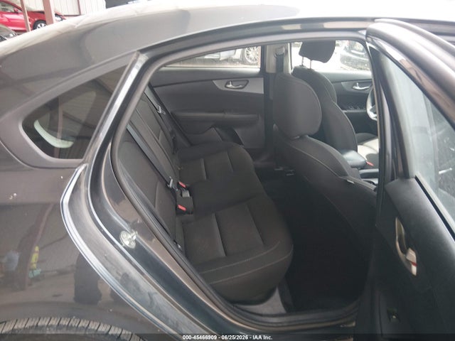 45466909 :رقم المزاد ، 3KPF24AD6ME354552 vin ، 2021 Kia Forte Lxs مزاد بيع