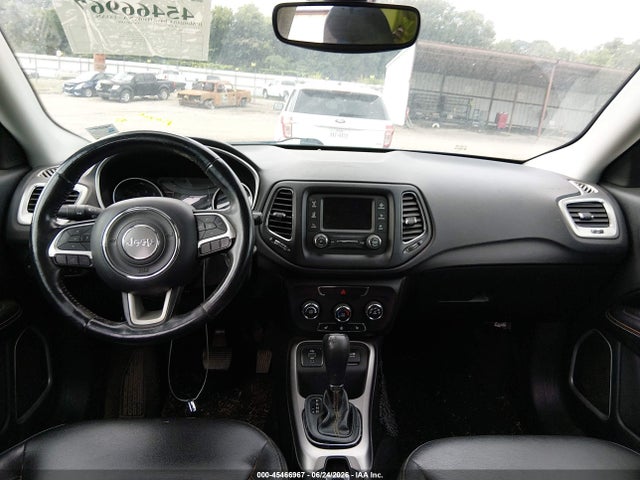 3C4NJCBB5JT287116 Jeep Compass Latitude Fwd
