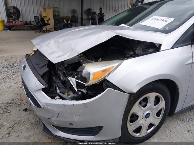 2016 Ford Focus S მანქანა იყიდება აუქციონზე, vin: 1FADP3E21GL298520, აუქციონის ნომერი: 45467300