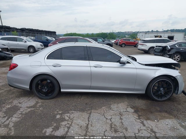WDDZF4KB1KA582978 Mercedes-Benz E 300 4matic