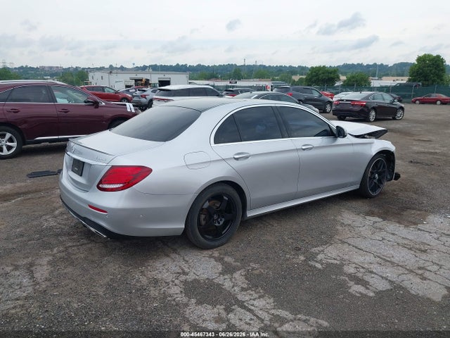 WDDZF4KB1KA582978 Mercedes-Benz E 300 4matic