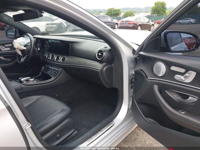 WDDZF4KB1KA582978 Mercedes-Benz E 300 4matic