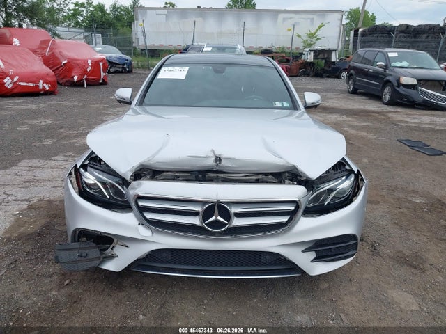 WDDZF4KB1KA582978 Mercedes-Benz E 300 4matic