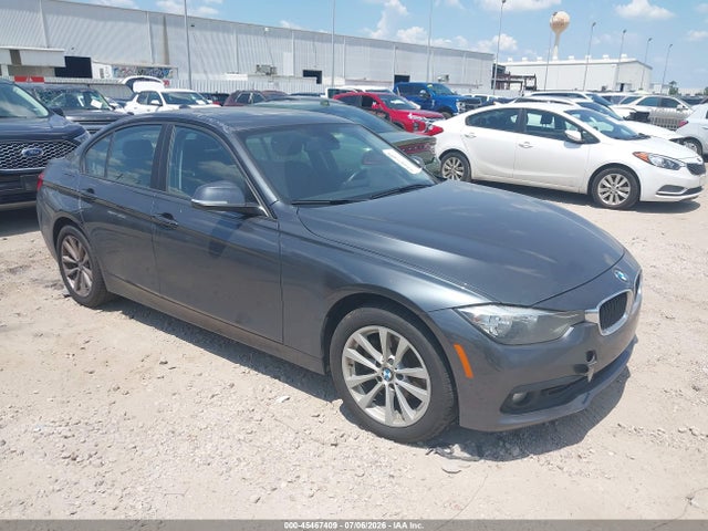 45467409 :رقم المزاد ، WBA8A9C53HK620382 vin ، 2017 Bmw 320i مزاد بيع