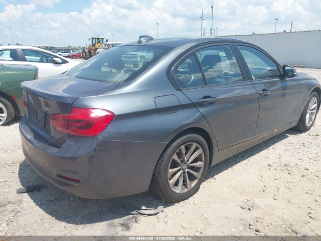2017 Bmw 320i მანქანა იყიდება აუქციონზე, vin: WBA8A9C53HK620382, აუქციონის ნომერი: 45467409